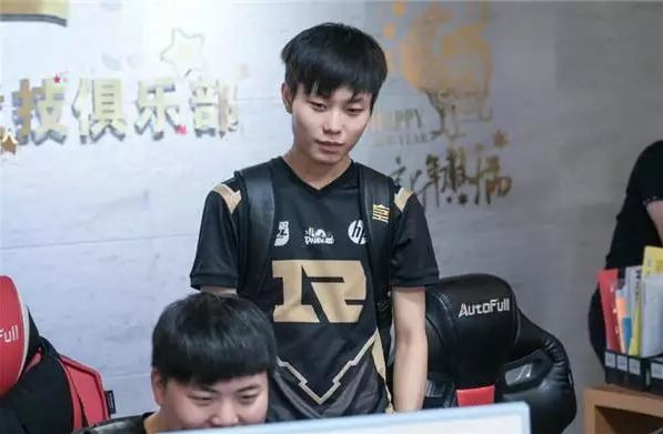 更像是一把 更像是一把