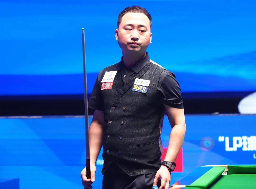 利兹联后腰 利兹联后腰